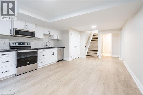 80 IRENE Avenue Unit# D , Stoney Creek, Ontario L8G 2B2 5