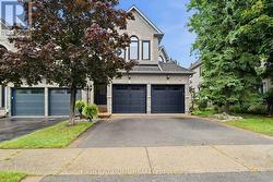 2121 PINEVALLEY CRESCENT  Oakville, ON L6H 6L7