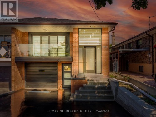 UPPER - 62 DAVELAYNE ROAD , Toronto, Ontario M9M 2A7 2