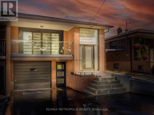 UPPER - 62 DAVELAYNE ROAD , Toronto, Ontario M9M 2A7 4