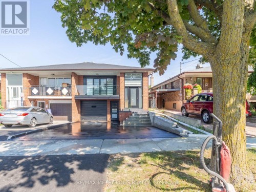 UPPER - 62 DAVELAYNE ROAD , Toronto, Ontario M9M 2A7 5
