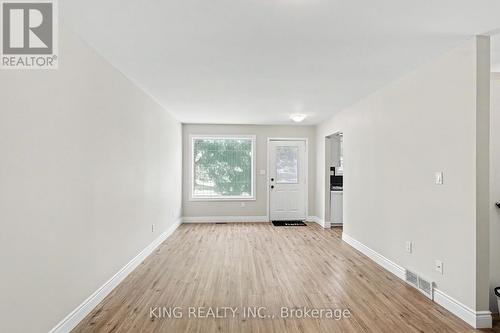 287 PORTSMOUTH CRESCENT E , London East, Ontario N5V 4E1 3