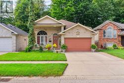 102 RIDGE STREET  Strathroy-Caradoc (Sw), ON N7G 4K1