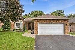17 OAKRIDGE BOULEVARD Pelham (Fonthill), ON L0S 1E5