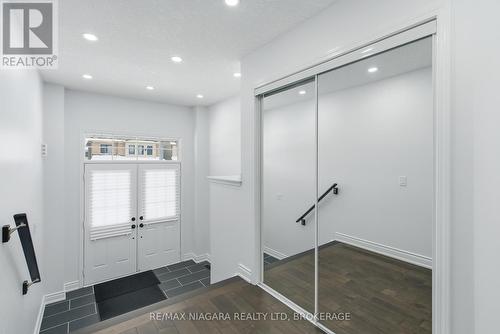 8139 BUCKEYE CRESCENT , Niagara Falls (Brown), Ontario L2H 2Y6 3