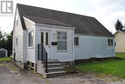 48 PINE STREET  Smiths Falls, ON K7A 3T6