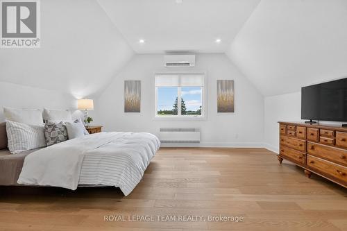2710 River Road, Ottawa, ON 