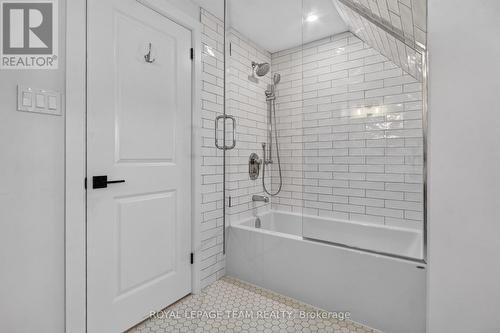 2710 River Road, Ottawa, ON 