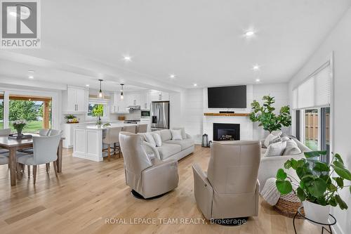 2710 River Road, Ottawa, ON 