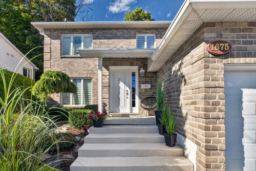 Entry - 1673  - 1675 Boul. De Portland, Sherbrooke (Les Nations), QC 