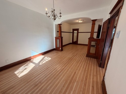 Salon - 719 5E Avenue, Montréal (Verdun/Île-Des-Soeurs), QC 