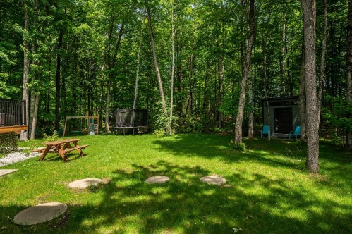 Cour - 54 Rue De Lorimier, Saint-Colomban, QC 