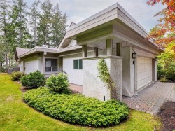 #1-928 Bearwood Lane Saanich, BC V8P 5A5