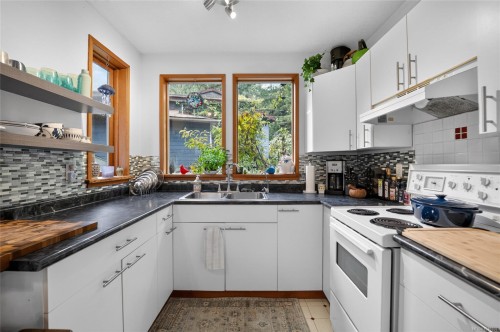3319 Decourcy Dr, Nanaimo, BC 
