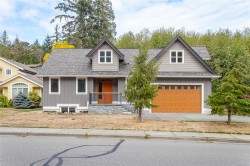 502 Nottingham Dr Nanaimo, BC V9T 0C3