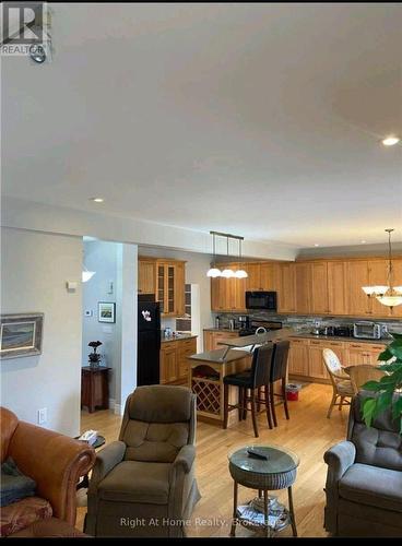 MAIN - 40 PROSPECT STREET , Clarington (Bowmanville), Ontario L1C 3H1 4
