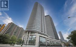2017 - 585 BLOOR STREET E Toronto, ON M6G 1K5