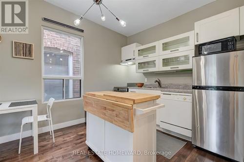 UPPER - 14 ASHDALE AVENUE , Toronto, Ontario M4L 2Y7 3