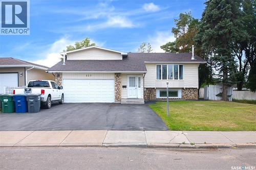 823 Northumberland Avenue, Saskatoon, SK 