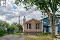 908 Connaught STREET  Regina, SK S4T 4S6