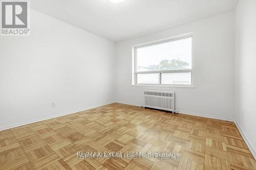 303 - 156 KINGSTON ROAD , Toronto, Ontario M4L 1S7 5