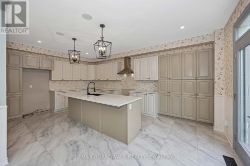 648 Decoeur Drive, Ottawa, ON 