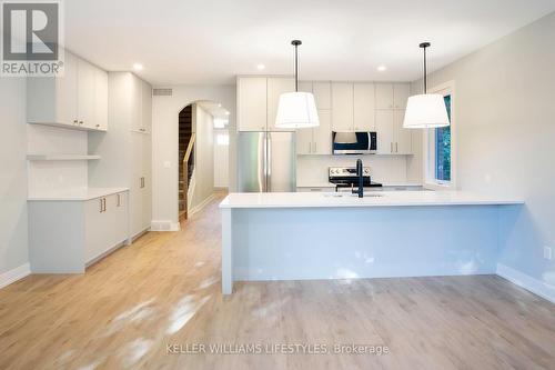 B - 121 CATHCART STREET , London South (South F), Ontario N6C 3M2 5