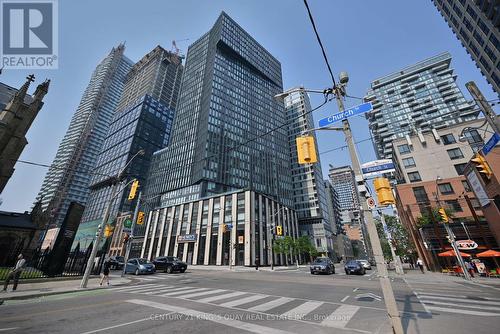 2206 - 60 SHUTER STREET , Toronto, Ontario M5B 0B7 2