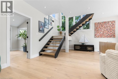 293 North Shore Boulevard E, Burlington, ON 