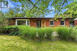 1244 DE QUINCY CRESCENT  Burlington, ON L7P 1E1