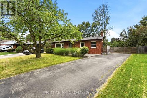 1244 De Quincy Crescent, Burlington, ON 