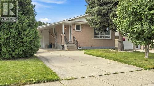 18 GLEN CASTLE Drive  Stoney Creek, ON L8G 2Z4