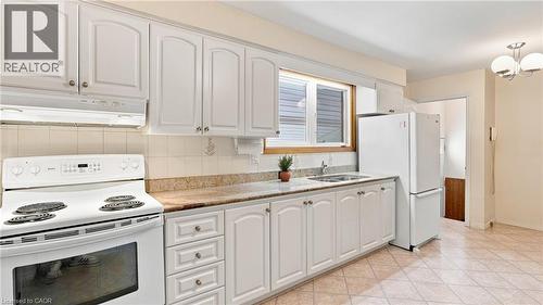 18 Glen Castle Drive, Stoney Creek, ON 