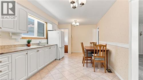 18 Glen Castle Drive, Stoney Creek, ON 