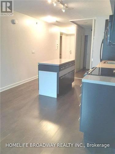 513 - 21 NELSON STREET , Toronto, Ontario M5V 1T8 5