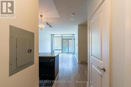 205 - 21 SCOLLARD STREET , Toronto, Ontario M5R 1G1 2