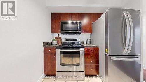 3011 - 381 FRONT STREET W , Toronto, Ontario M5V 3R8 5