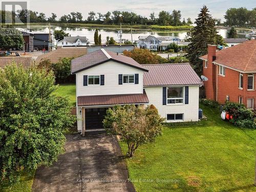 Views of West Lake and Lake Ontario - 5 Harbourview Crescent, Prince Edward County (Wellington Ward), ON 