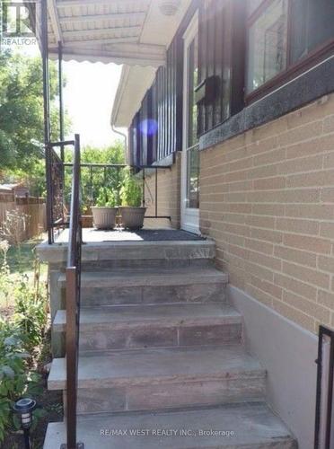 408 DREWRY AVENUE , Toronto, Ontario M2R 2K5 2