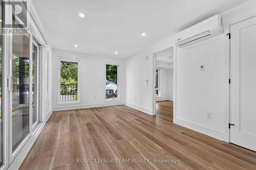 8 - 547 MELBOURNE AVENUE , Ottawa, Ontario K2A 1W7 4