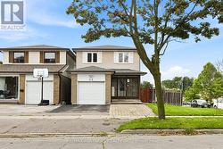 26 BLUE EAGLE TRAIL  Toronto, ON M1V 1V9