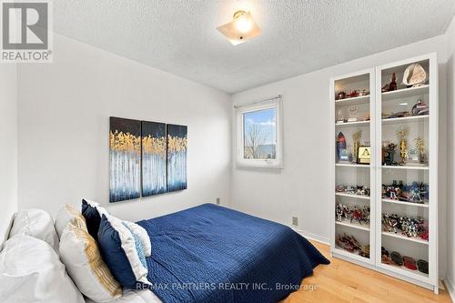 26 Blue Eagle Trail, Toronto, ON 