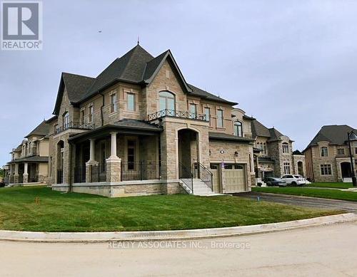 241 STORMONT TRAIL , Vaughan, Ontario L4H 4P6 2