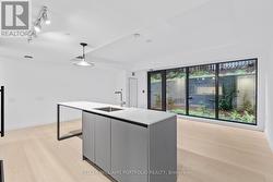 TH09 - 1720 BAYVIEW AVENUE Toronto, ON M4G 3C4