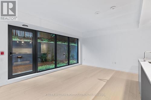 TH09 - 1720 BAYVIEW AVENUE , Toronto, Ontario M4G 3C4 4