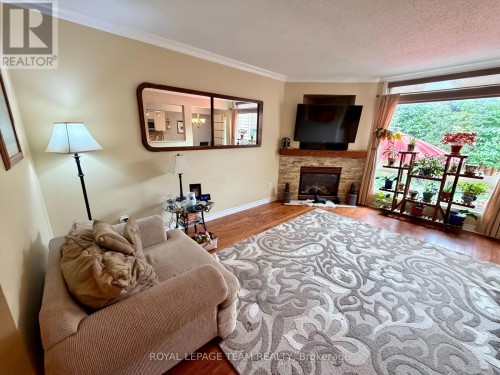 5 Chantilly Gate, Ottawa, ON 
