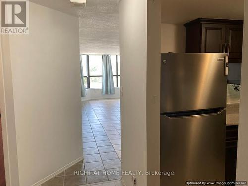 302 - 25 AGNES STREET , Mississauga, Ontario L5B 3X7 2