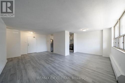 402 - 165 COSBURN AVENUE , Toronto, Ontario M4J 2L3 4