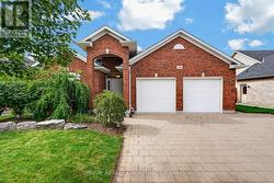 46 RINESS DRIVE Thames Centre (Dorchester), ON N0L 1G3