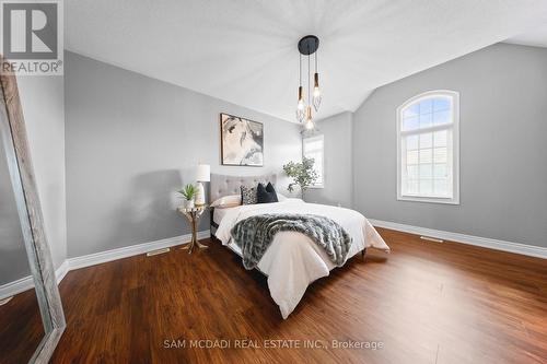 950 Fredonia Drive, Mississauga, ON 